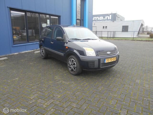 Blauw Gebruikt 2006 Ford Fusion MPV | € 2.950 (Eerlijke prijs) - Afbeelding 1/4