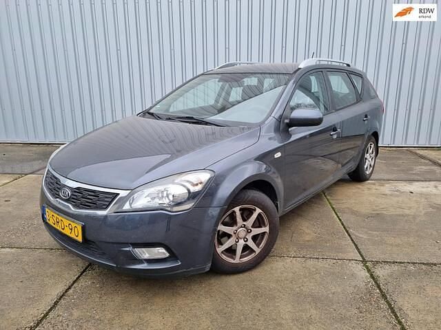 Grijs Gebruikt 2010 Kia Ceed Hatchback | € 2.250 (Eerlijke prijs) - Afbeelding 1/4