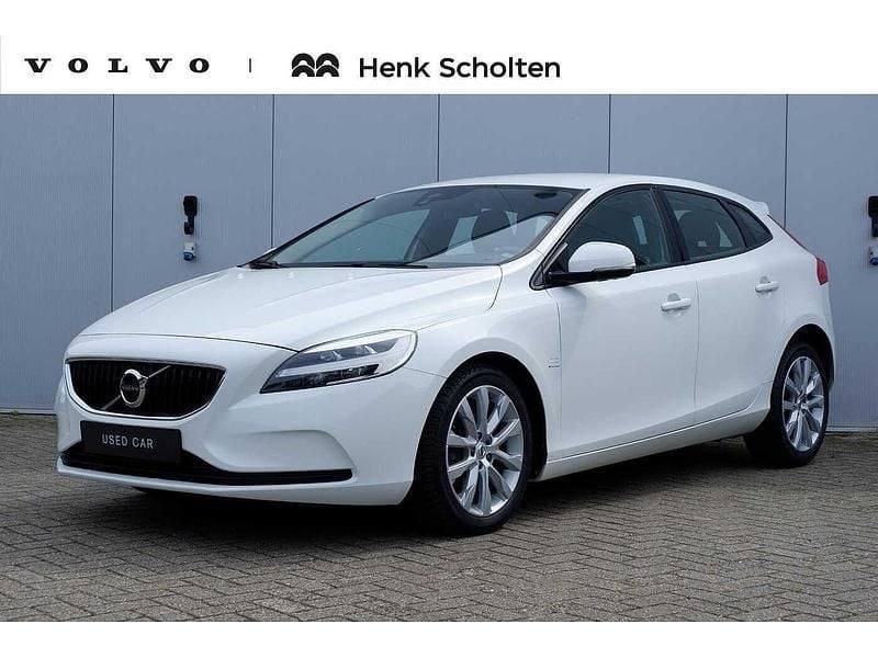 Wit Gebruikt 2018 Volvo V40 Dynamic Stationwagen | € 19.950 (Duur) - Afbeelding 1/4