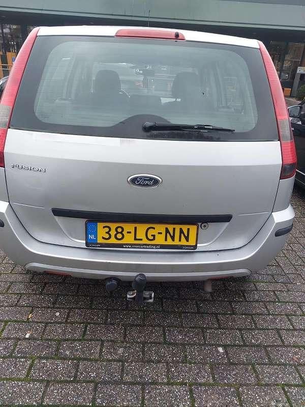 Occasion Ford Fusion Trend 80 PK (58 kW) 2002 Zilver Hatchback