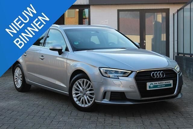 Grijs Gebruikt 2017 Audi A3 Sportback Sport Hatchback | € 11.960 (Goede deal) - Afbeelding 1/4