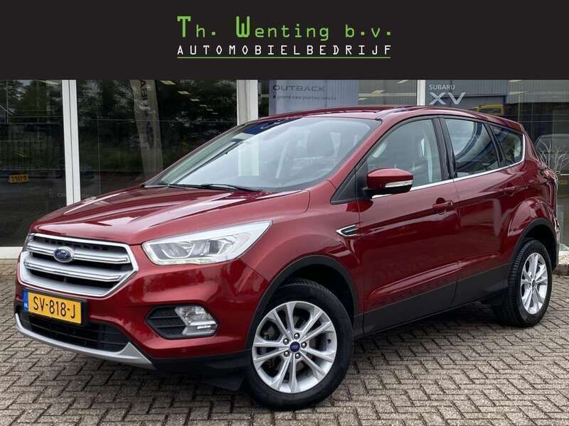 Rood Gebruikt 2018 Ford Kuga Titanium SUV | € 15.995 (Eerlijke prijs) - Afbeelding 1/4