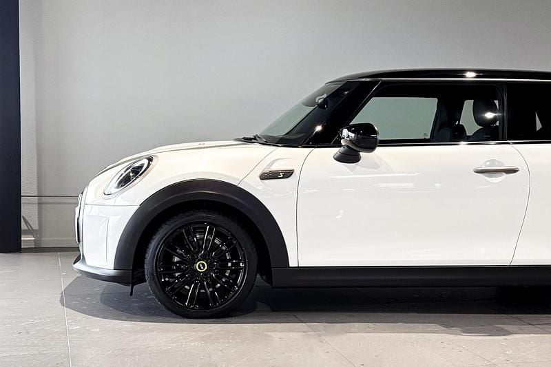 Occasion Mini Cooper Essential 135 kW (184 PK) 2023 Nanuq white (c6a) Hatchback