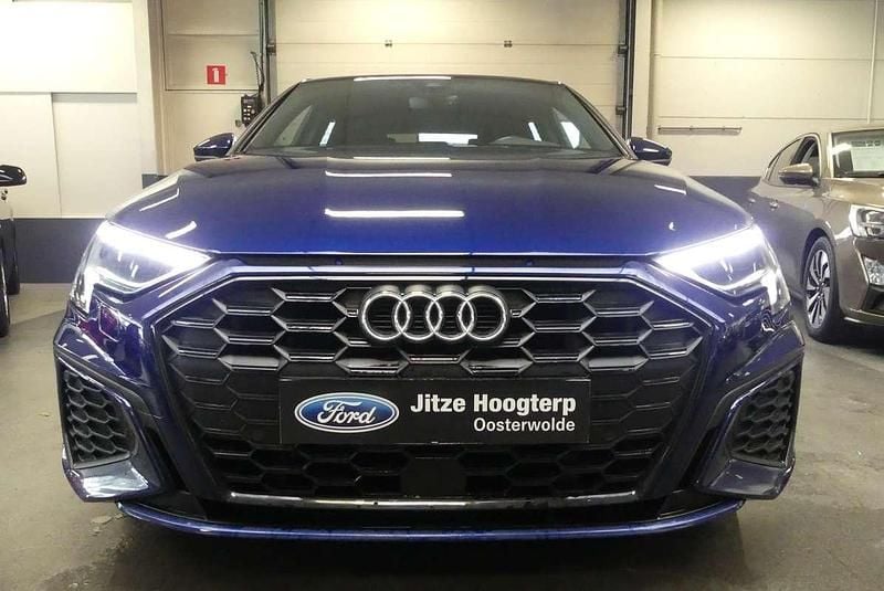 Gebruikt 2022 Audi A3 Sportback e-tron Competition Hatchback | € 29.895 (Super prijs) - Afbeelding 1/4