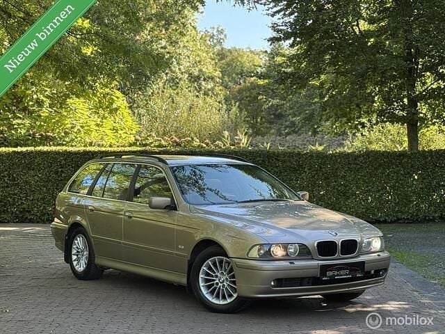 Bruin Occasion 2000 BMW 525 Executive Stationwagen | € 3.950 (Goede deal) - Afbeelding 1/4