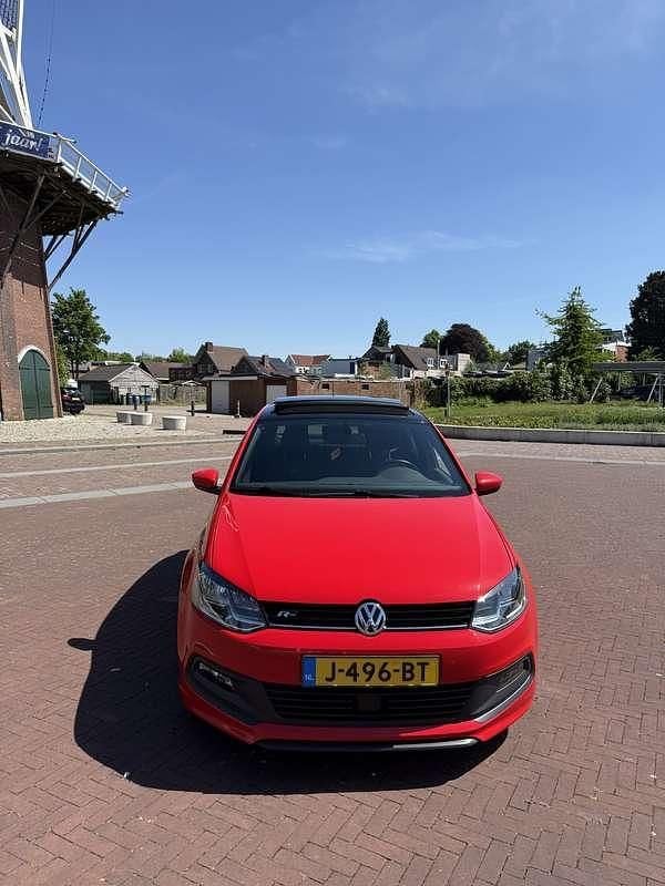 Rood Gebruikt 2017 VW Polo Comfortline Hatchback | € 10.000 (Goede deal) - Afbeelding 1/4