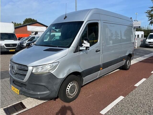 Grijs Gebruikt 2019 Mercedes Sprinter Van | € 11.950 (Goede deal) - Afbeelding 1/4