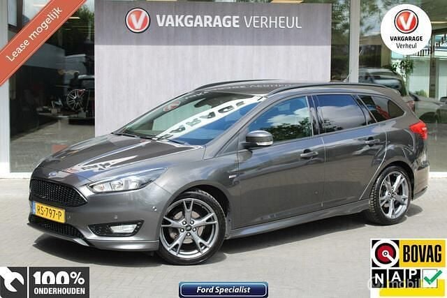 Grijs Gebruikt 2018 Ford Focus ST-Line Stationwagen | € 12.895 (Iets duurder) - Afbeelding 1/4