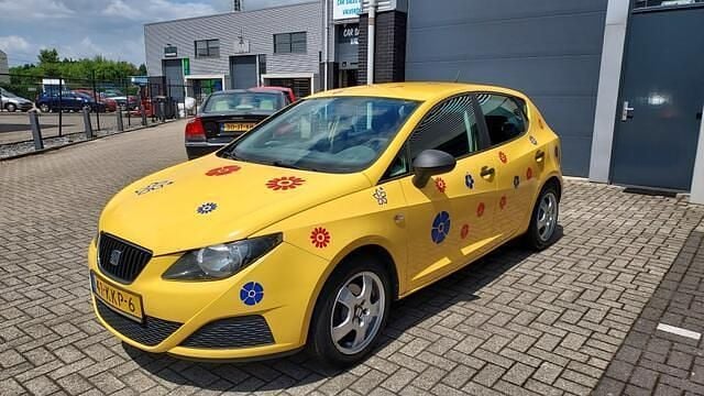 Geel, andere lak Gebruikt 2010 Seat Ibiza Hatchback | € 1.950 (Goede deal) - Afbeelding 1/4