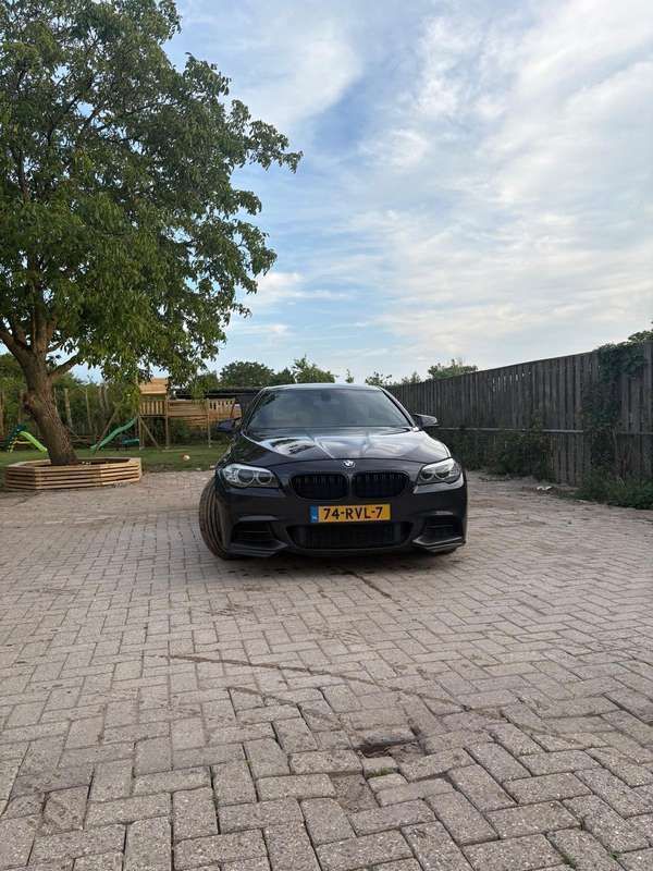 Grijs Gebruikt 2011 BMW 523 Executive Sedan | € 14.750 (Iets duurder) - Afbeelding 1/4