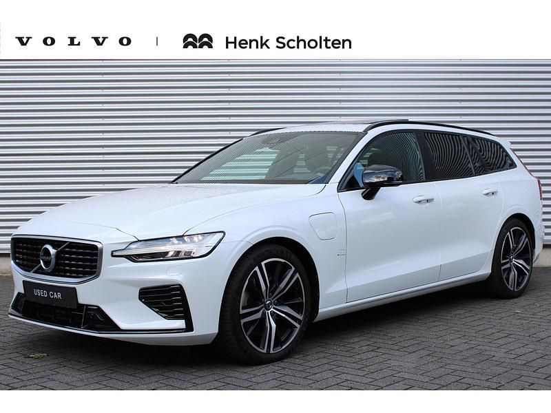 Wit Gebruikt 2019 Volvo V60 R-Design Stationwagen | € 34.950 (Iets duurder) - Afbeelding 1/4