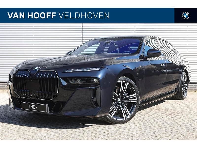 Zwart Gebruikt 2025 BMW 750e Executive Sedan | € 142.950 - Afbeelding 1/4