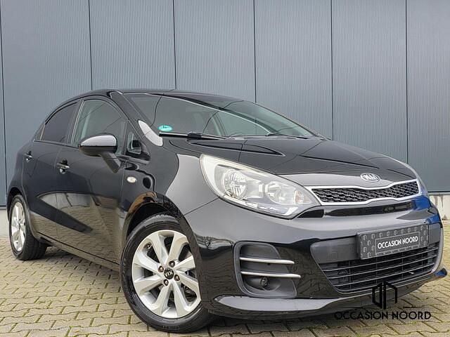 Zwart Gebruikt 2015 Kia Rio DREAM-TEAM Edition Hatchback | € 8.785 (Eerlijke prijs) - Afbeelding 1/4