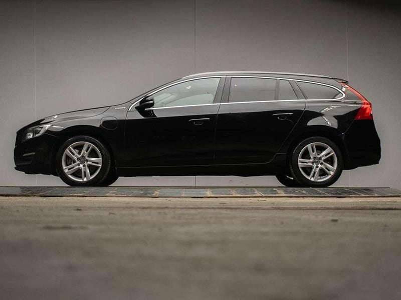Zwart, metallic lak Gebruikt 2015 Volvo V60 Summum Stationwagen | € 6.945 (Eerlijke prijs) - Afbeelding 1/4