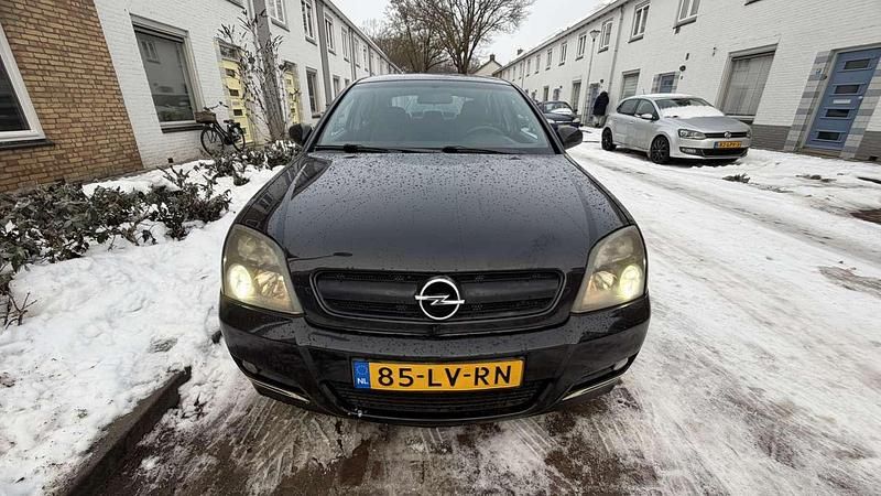 Zwart Gebruikt 2003 Opel Vectra Elegance Hatchback | € 1.150 (Goede deal) - Afbeelding 1/4