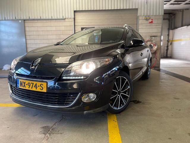Zwart Gebruikt 2013 Renault Mégane GrandTour Bose Edition Stationwagen | € 3.950 (Eerlijke prijs) - Afbeelding 1/4