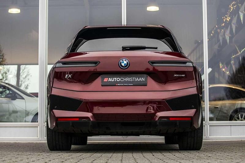 Occasion BMW iX Executive 240 kW (327 PK) 2022 Rood (metallic) SUV