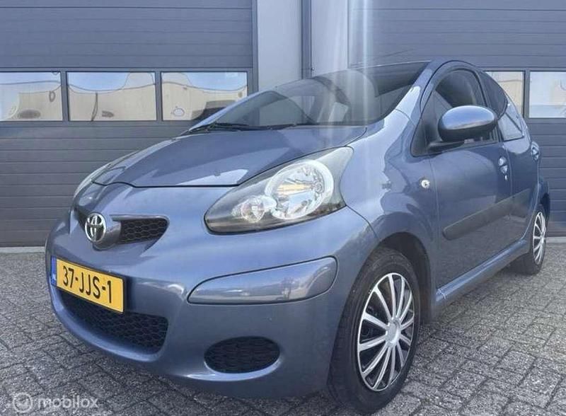 Blauw Gebruikt 2009 Toyota Aygo Comfort Hatchback | € 1.375 (Super prijs) - Afbeelding 1/4