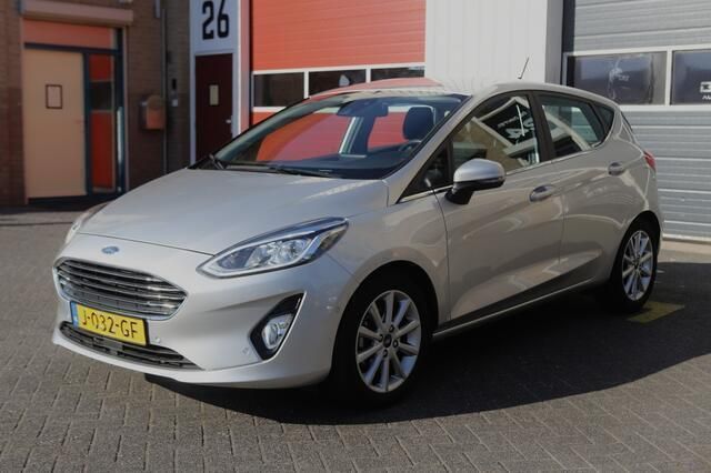 Grijs Gebruikt 2020 Ford Fiesta Titanium Hatchback | € 10.295 (Super prijs) - Afbeelding 1/4