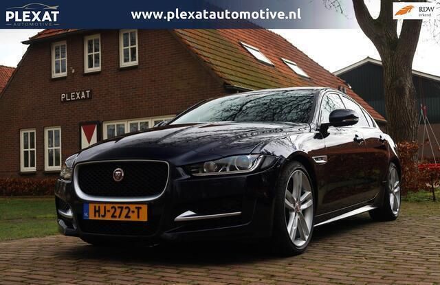 Zwart Gebruikt 2015 Jaguar XE Portfolio Sedan | € 19.945 (Iets duurder) - Afbeelding 1/4
