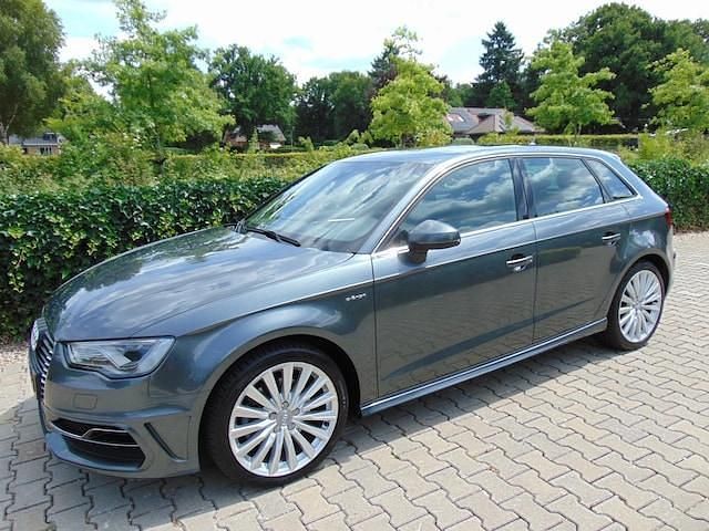 Occasion Audi A3 Sportback e-tron Ambition 2015 Grijs (metallic) Hatchback