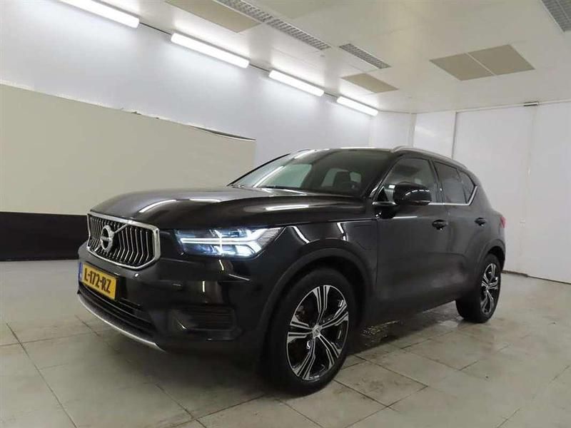 Zwart Gebruikt 2021 Volvo XC40 Inscription SUV | € 32.940 (Eerlijke prijs) - Afbeelding 1/3
