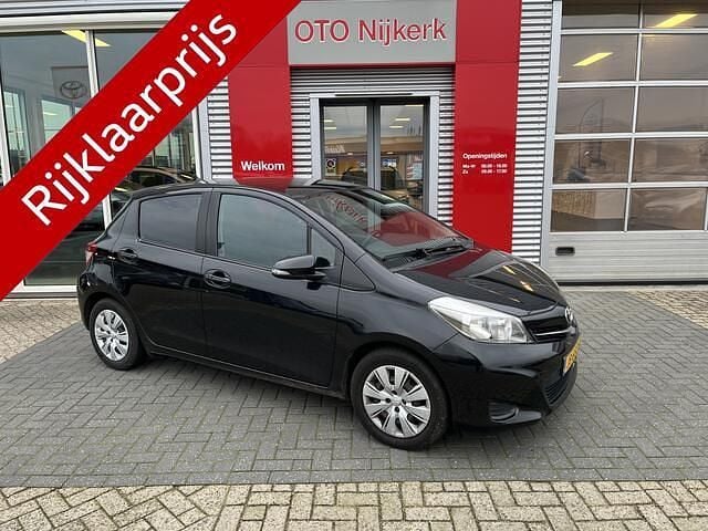 Zwart Occasion 2012 Toyota Yaris Hatchback | € 9.900 (Eerlijke prijs) - Afbeelding 1/4