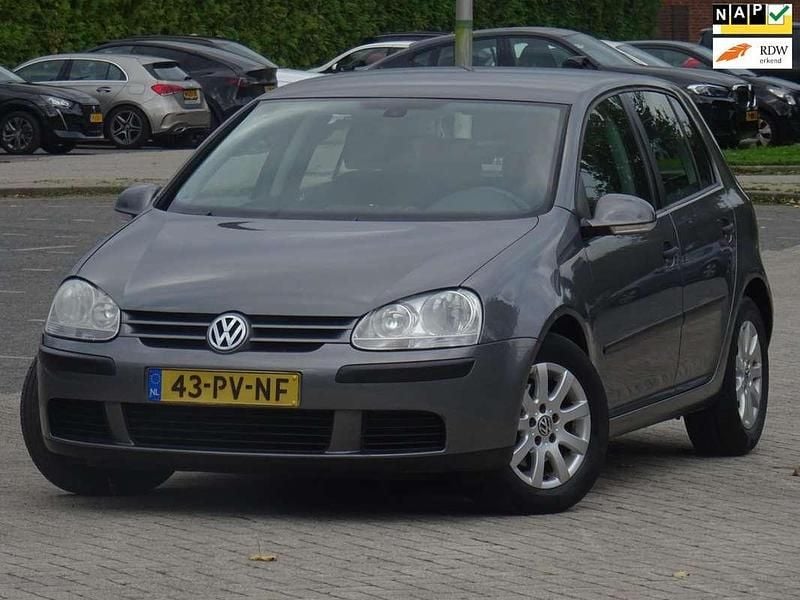 Grijs Gebruikt 2005 VW Golf IV Hatchback | € 3.499 (Iets duurder) - Afbeelding 1/4