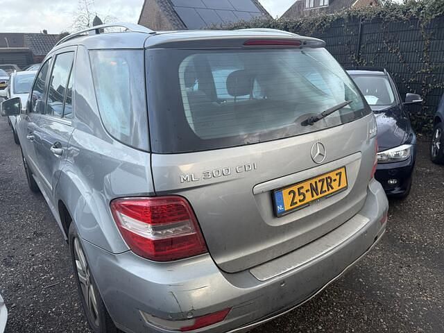 Occasion Mercedes 300 Prestige 204 PK (150 kW) 2011 Grijs SUV