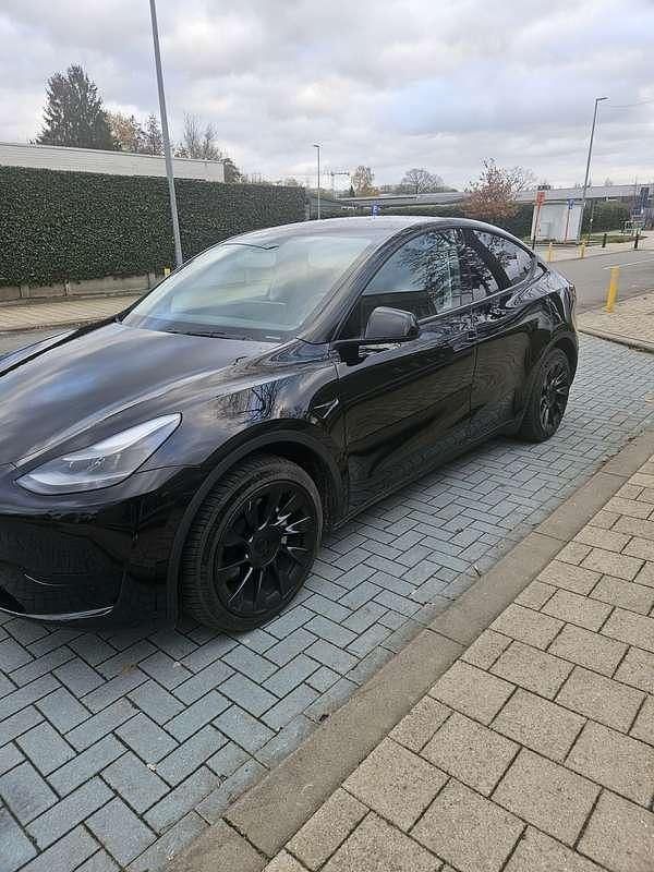 Gebruikt 2024 Tesla Model Y Long Range RWD SUV | € 35.700 (Goede deal) - Afbeelding 1/4