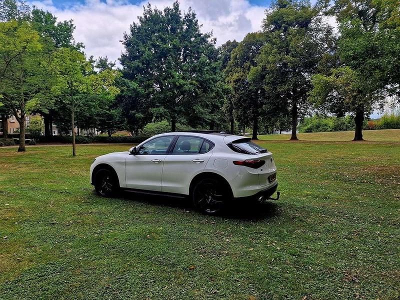 Wit Gebruikt 2018 Alfa Romeo Stelvio Super SUV | € 20.999 - Afbeelding 1/4