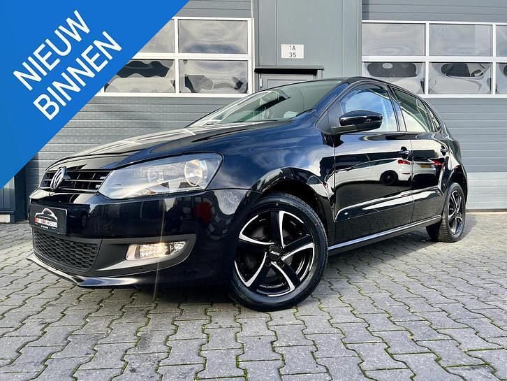 Zwart Gebruikt 2013 VW Polo Comfortline Hatchback | € 7.440 (Goede deal) - Afbeelding 1/4