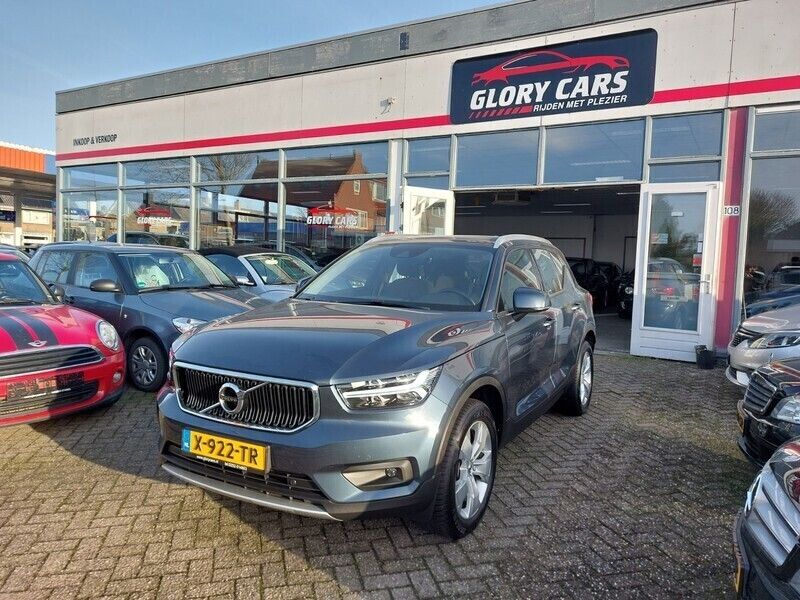 Blauw Gebruikt 2024 Volvo XC40 Business Edition SUV | € 25.950 - Afbeelding 1/4