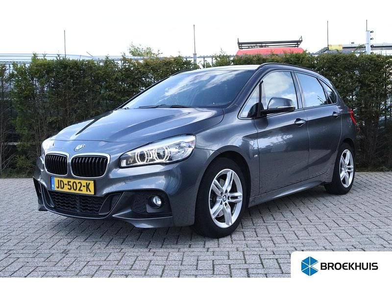 Grijs Gebruikt 2016 BMW 218 M Sport Stationwagen | € 14.900 (Eerlijke prijs) - Afbeelding 1/4