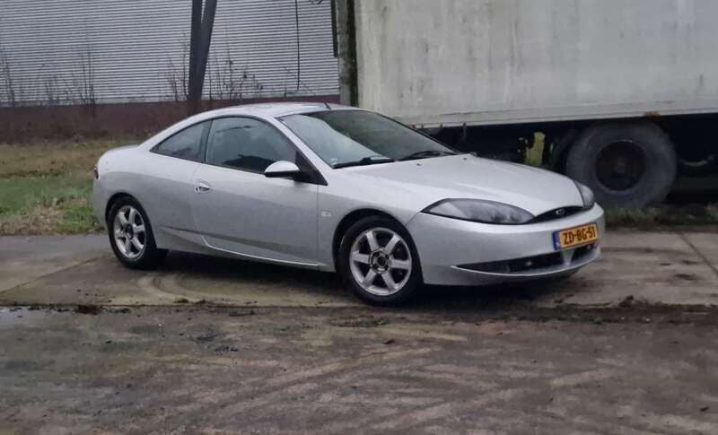 Zilver Gebruikt 1999 Ford Cougar Coupé | € 4.850 - Afbeelding 1/4