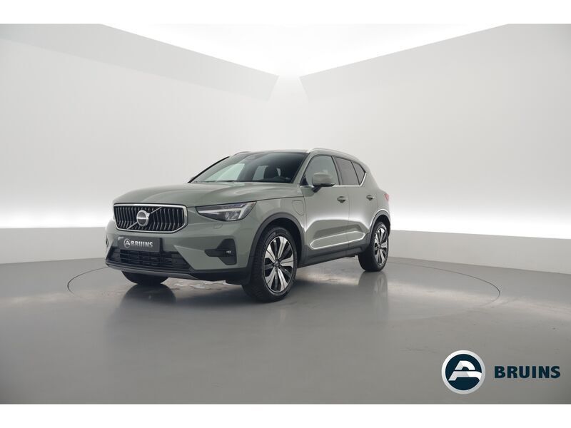 Groen Gebruikt 2022 Volvo XC40 Core SUV | € 36.900 (Eerlijke prijs) - Afbeelding 1/4