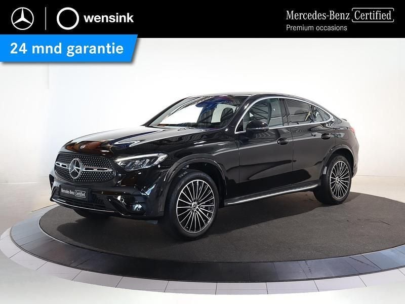 Zwart Gebruikt 2024 Mercedes GLC300 AMG line Coupé | € 74.850 (Eerlijke prijs) - Afbeelding 1/4