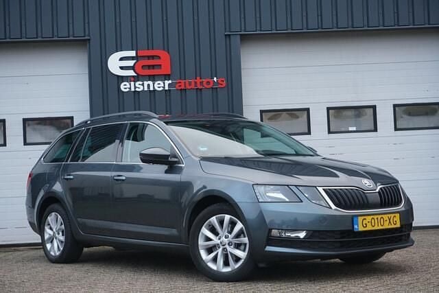 Grijs (metallic) Gebruikt 2020 Skoda Octavia Business Line Stationwagen | € 12.749 (Goede deal) - Afbeelding 1/4