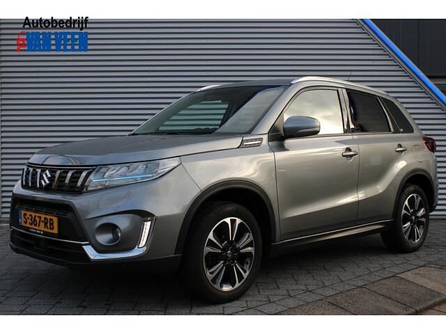 Grijs Occasion 2022 Suzuki Vitara Style SUV | € 23.945 (Eerlijke prijs) - Afbeelding 1/4