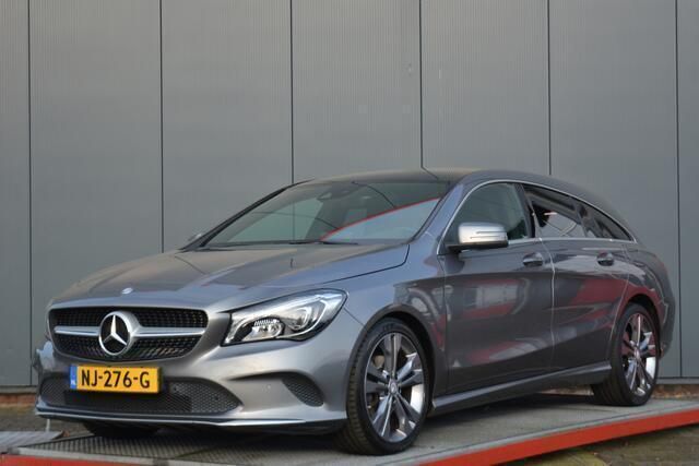 Grijs, metallic lak Gebruikt 2017 Mercedes CLA180 Shooting Brake Edition Stationwagen | € 18.950 (Eerlijke prijs) - Afbeelding 1/4
