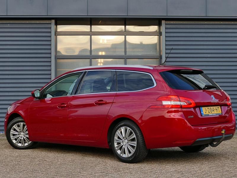 Occasion Peugeot 308 SW Premium 110 PK (80 kW) 2020 Rood Stationwagen