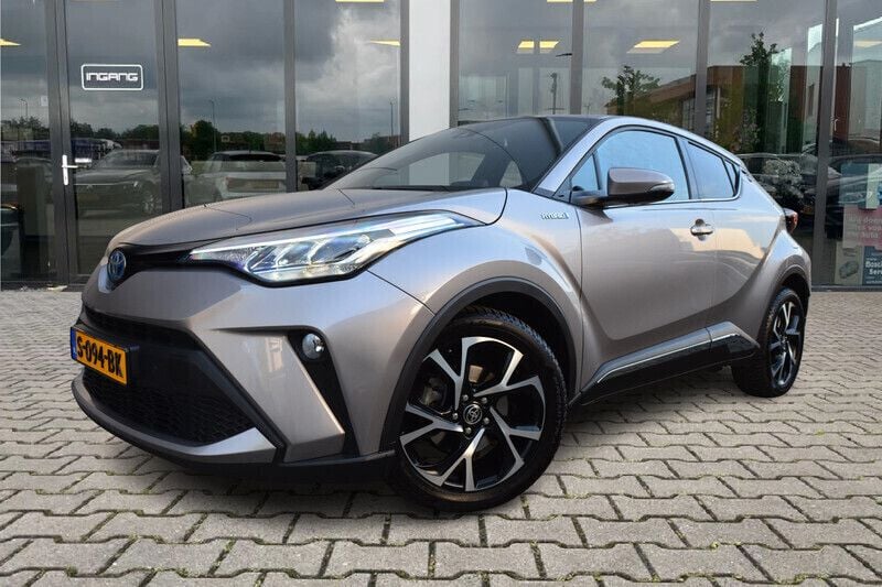 Grijs, metallic lak Gebruikt 2022 Toyota C-HR Business Edition SUV | € 24.750 (Eerlijke prijs) - Afbeelding 1/4