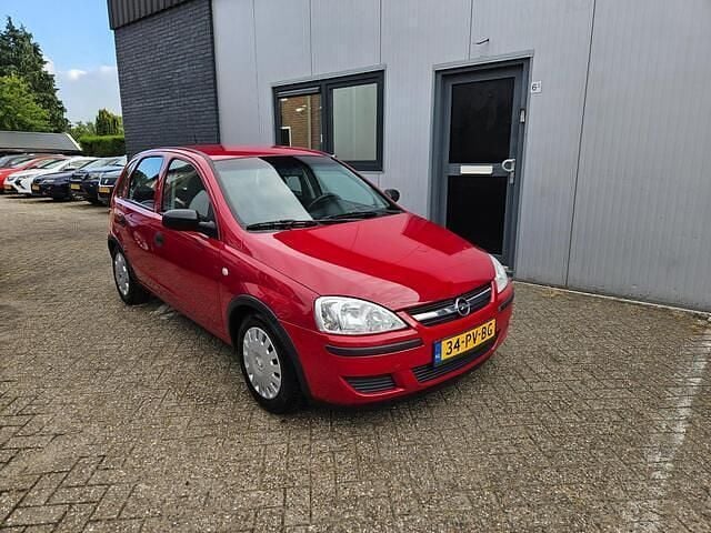 Rood Gebruikt 2004 Opel Corsa Hatchback | € 1.350 (Eerlijke prijs) - Afbeelding 1/4