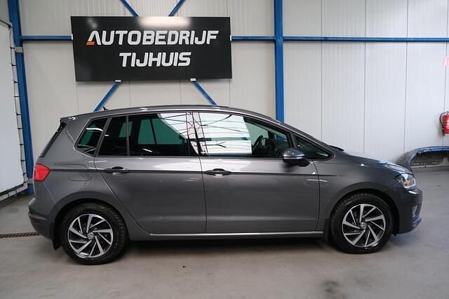 Occasion VW Golf Sportsvan Highline 110 PK (80 kW) 2017 Grijs MPV