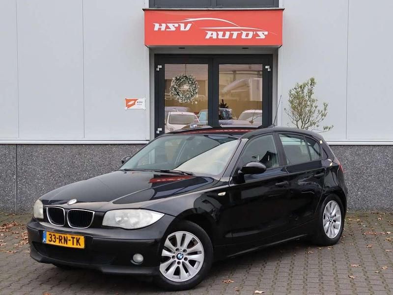 Zwart Gebruikt 2005 BMW 116 Executive Hatchback | € 1.999 (Eerlijke prijs) - Afbeelding 1/3