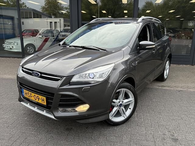 Grijs Gebruikt 2015 Ford Kuga Titanium SUV | € 14.950 (Eerlijke prijs) - Afbeelding 1/4