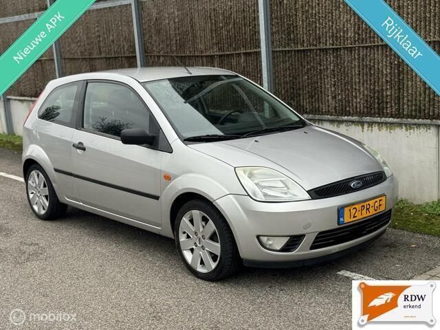 Occasion Ford Fiesta Ambiente 69 PK (50 kW) 2004 Grijs Hatchback