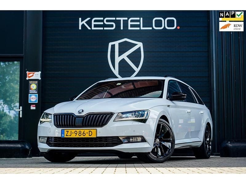 Wit Gebruikt 2019 Skoda Superb Business Line Stationwagen | € 17.950 (Iets duurder) - Afbeelding 1/4