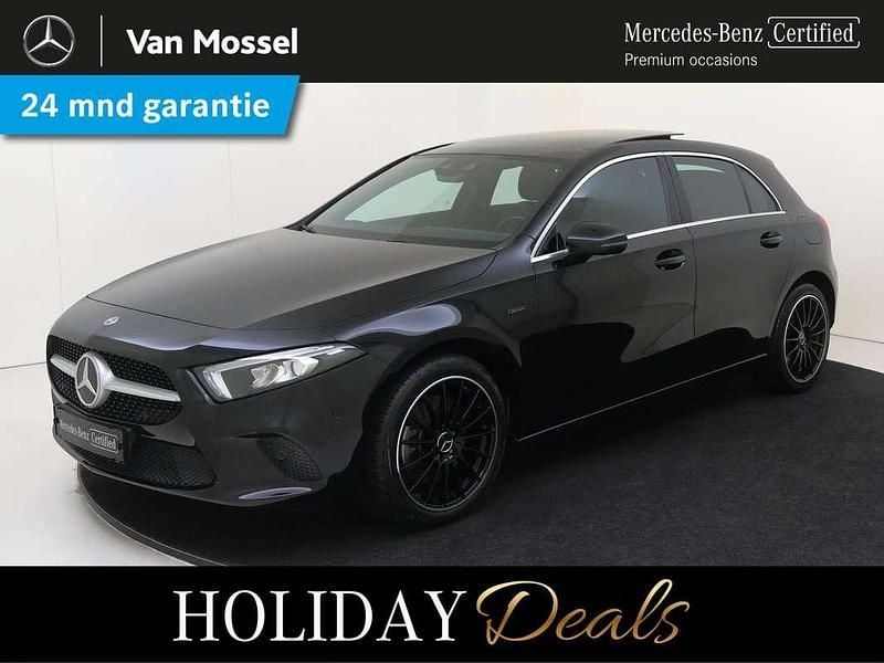 Zwart Gebruikt 2020 Mercedes A250 Hatchback | € 27.500 (Eerlijke prijs) - Afbeelding 1/4