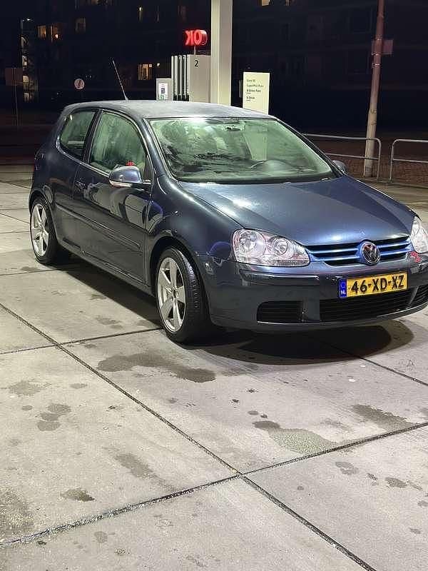 Gebruikt 2007 VW Golf V Comfortline Sedan | € 2.350 (Eerlijke prijs) - Afbeelding 1/4